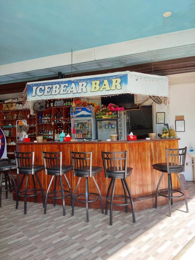 Ice Bear Bar & Tourist Inn Dauis Exteriör bild